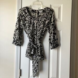 Stylish women’s Black and White Patterned top
